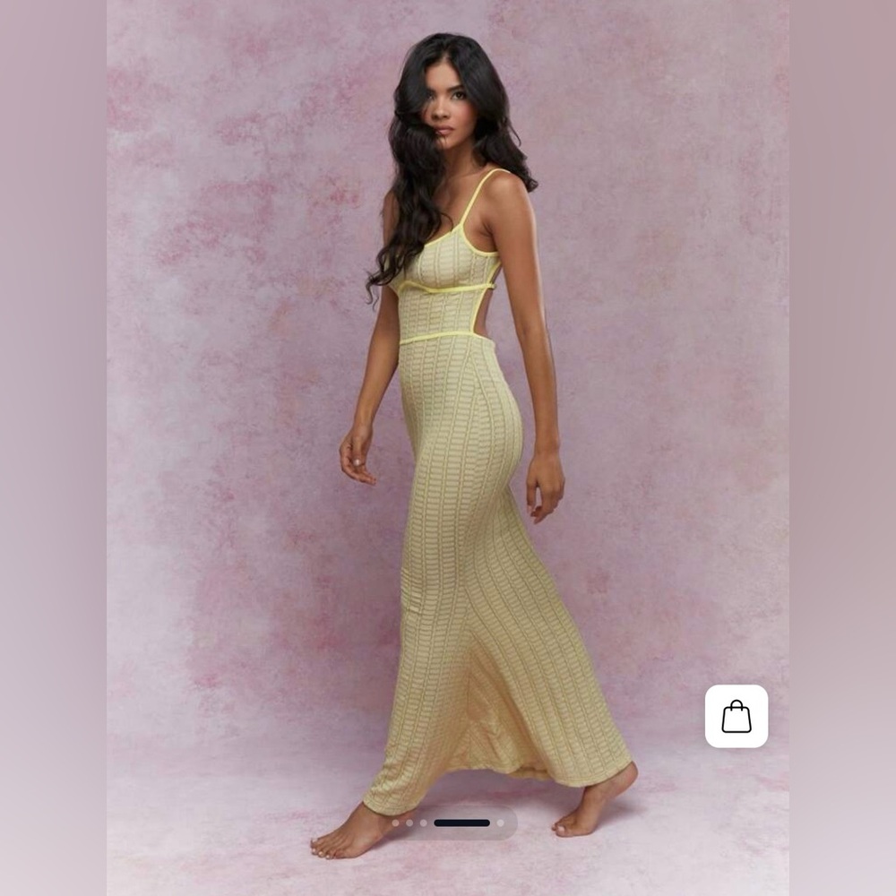 Missguided Light Yellow Maxi Dress - Picture 4 of 7